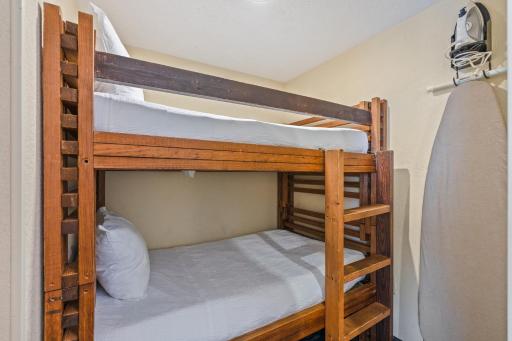 Yachtsman Oceanfront Resort - Housity