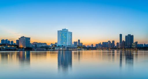 White Swan Hotel - Housity