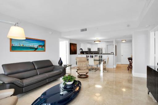 Ritz Carlton Coconut Grove Luxury 2 BR Apt apts - Housity