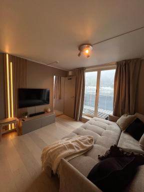 Voss Apartment in Oppheim Resort, pool and view - Housity