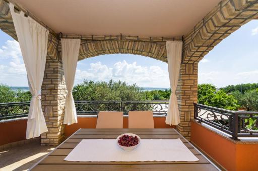 Apartments Orkula - Housity