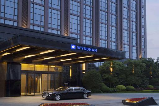 Wyndham JinJiang Hotel - Housity