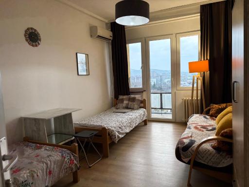CENTRAL ROOMS WITH GREAT VIEW shared bathroom no parking - Housity