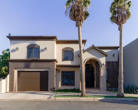 Gorgeous house in the Mexicali Zona Dorada - Housity