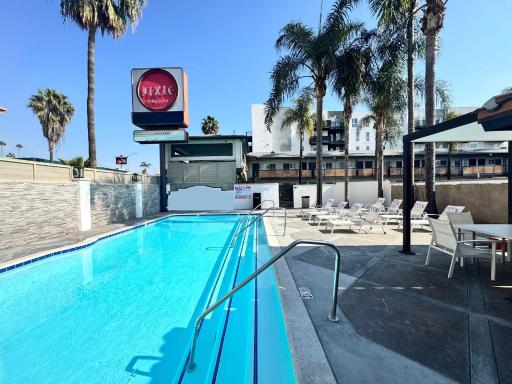 The Dixie Hollywood - Housity