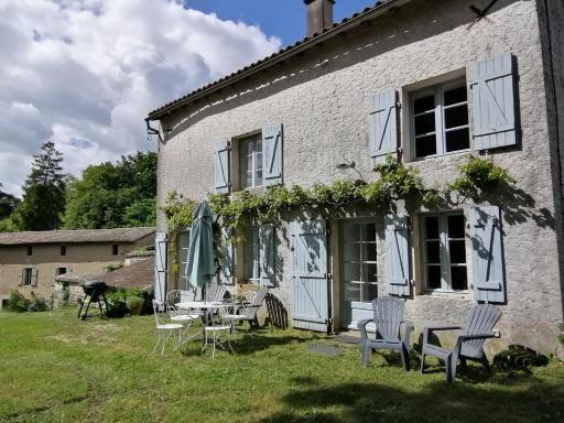 La Maison du Gardien Domaine du Château des Loups - Housity