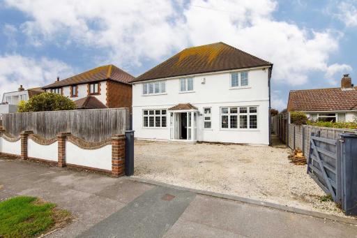 Bright & Modern 4 br House 100 metres from Beach - Housity