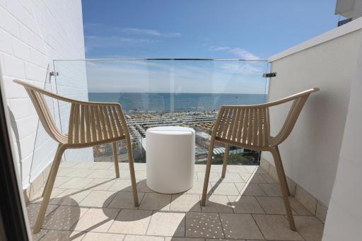 Hotel Daniel's FRONTE MARE - Housity