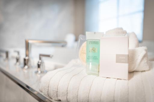 Silver Cloud Hotel - Seattle Broadway - Housity