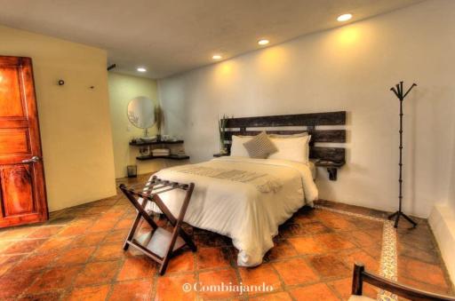 Hotel La Cofradía - Housity