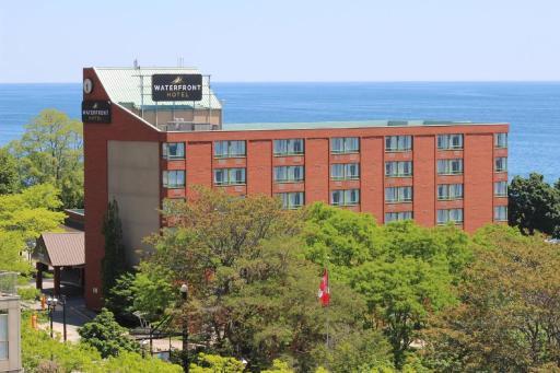 Waterfront Hotel Downtown Burlington - Housity