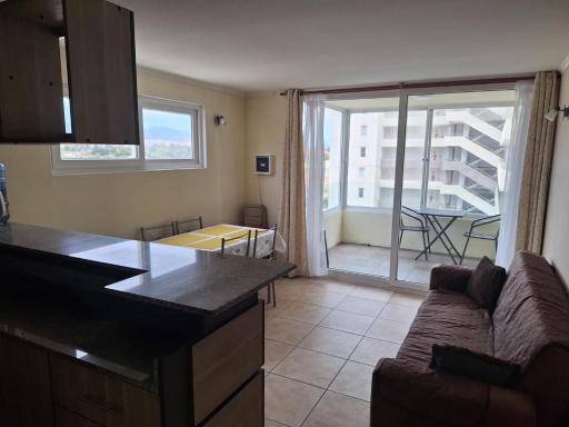 Dpto en primera línea de playa - Housity