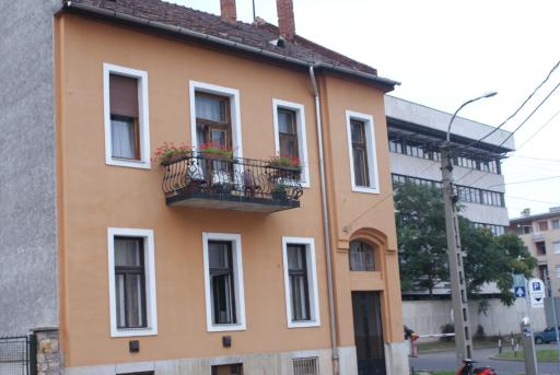 Régiposta Apartman - Housity