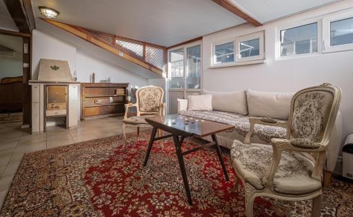 Beehive Hotel and CoWorking - Housity
