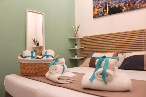 Fiftythree house - in the heart of Napoli - Housity