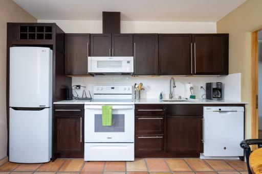 Casa Columbia, 1 Bedroom, Near Plaza, Centrally Located, Wi-Fi, Sleeps 2 - Housity