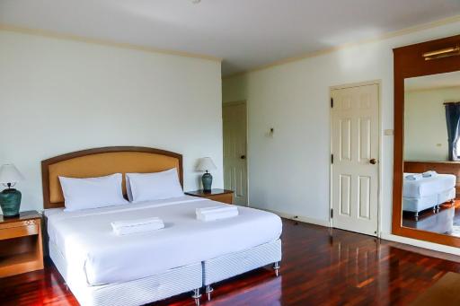 Seastar Hotel and Service Apartment - Housity
