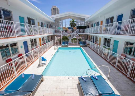 Waterside Hotel and Suites - Housity