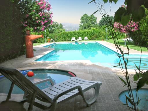 Charming Villa in Pedraça with Shared Pool - Housity