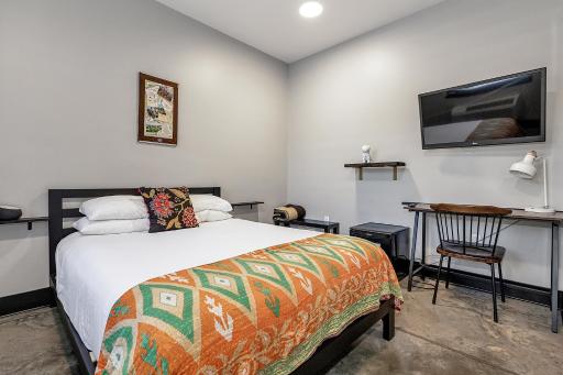 Pilot 2 1st floor full bathroom - Housity