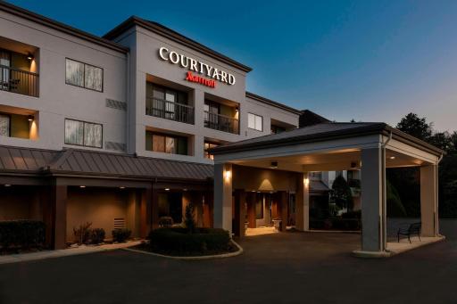 Courtyard Asheville - Housity