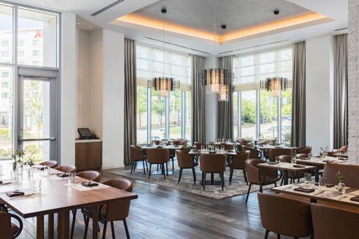Renaissance Atlanta Airport Gateway Hotel - Housity