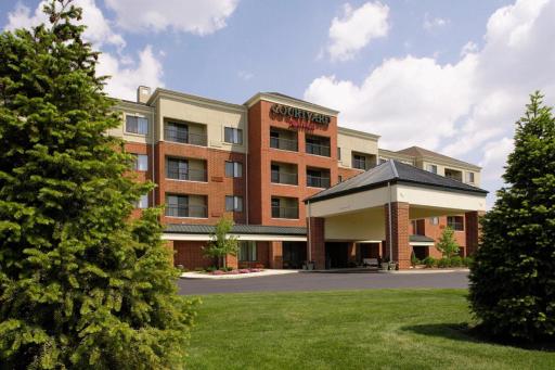Courtyard by Marriott Akron Stow - Housity