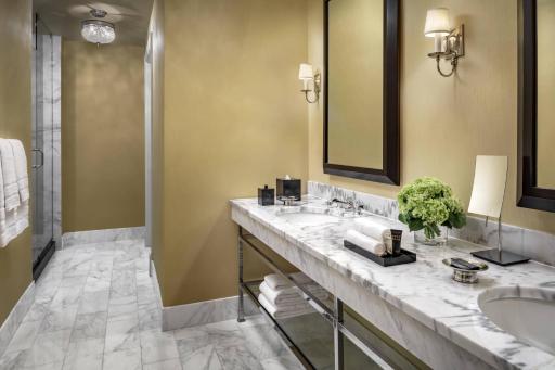 The Blackstone, Autograph Collection - Housity
