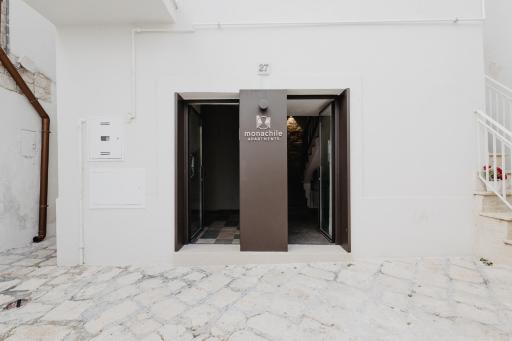 Monachile Apartments & Terrace - Housity