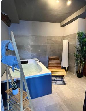 VILLA lake view, Jacuzzi Spa and Private Pool - Housity