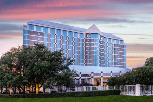 Renaissance Dallas North Hotel - Housity