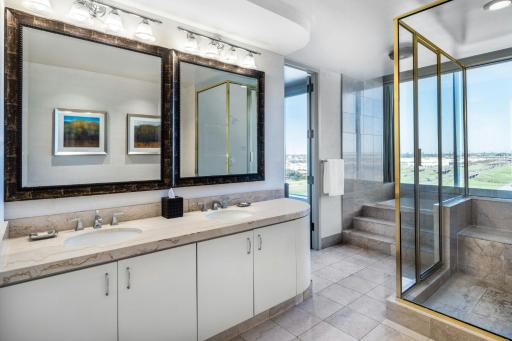 Renaissance Dallas North Hotel - Housity
