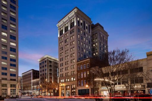 Glass Light Hotel & Gallery, Autograph Collection - Housity