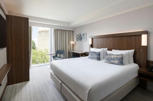 Courtyard by Marriott Oxford City Centre - Housity