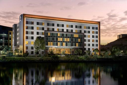 AC Hotel by Marriott San Francisco Airport/Oyster Point Waterfront - Housity