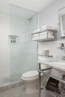 Q&C Hotel and Bar New Orleans, Autograph Collection - Housity