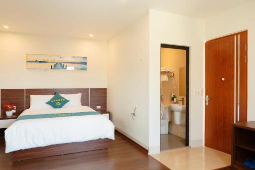 NOI BAI AIRPORT Hotel-内排华星酒店 - Housity