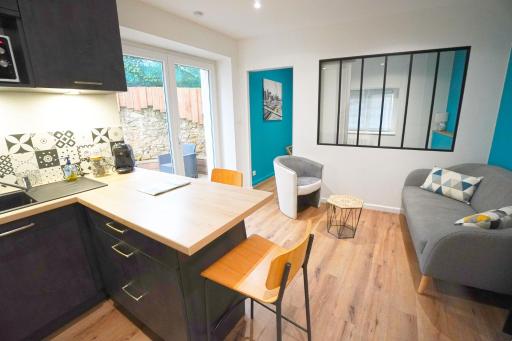 STUDIO RENOVE RDC TERRASSE + EXTERIEUR PAYSAGE - Housity