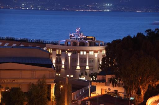 E' Hotel - Housity