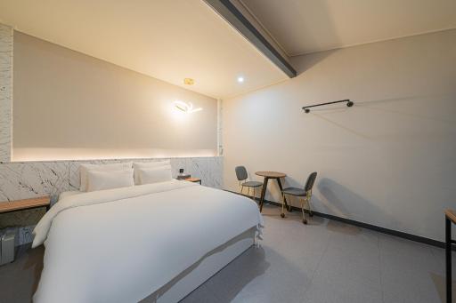 Hotel Lion - Housity