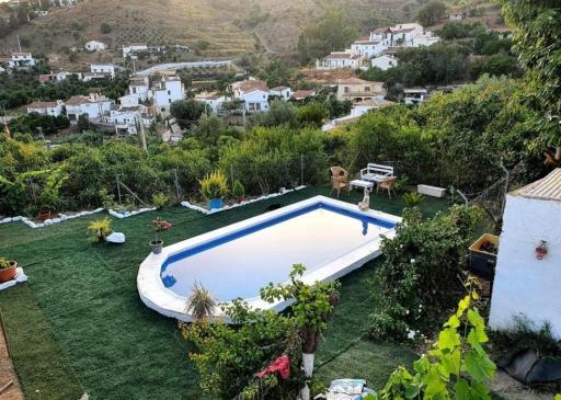 Hermosa Casa con Piscina y Gran Vista a la Montaña - Housity