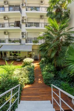 Aparthotel Trianon Recoleta - Housity