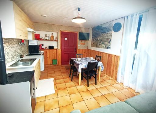 Gîte Ha Py Chalet - Housity