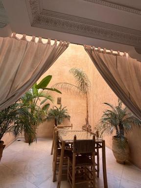 Riad L'Aéroport - Housity