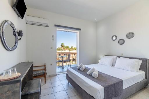 Angela Hotel & Apartments - Housity