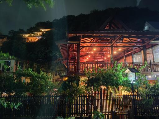 Cool Breeze Authentic Hotel Labuan Bajo Komodo - Housity