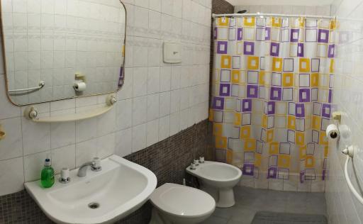 YRIGOYEN a pasos de PEATONAL - Housity