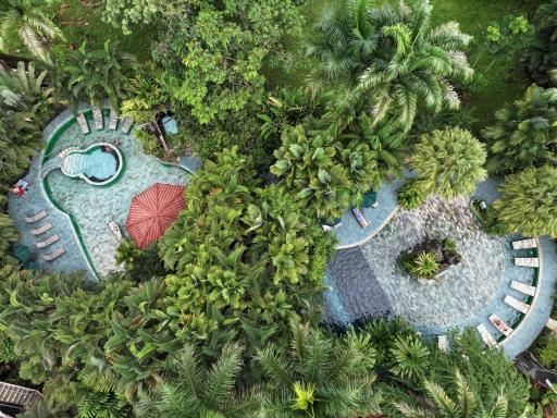 Paradise Hot Springs - Housity