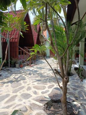 Gili Mesari Cottages & Homestay - Housity