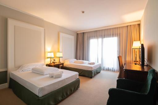 Blue Dream Hotel - Housity